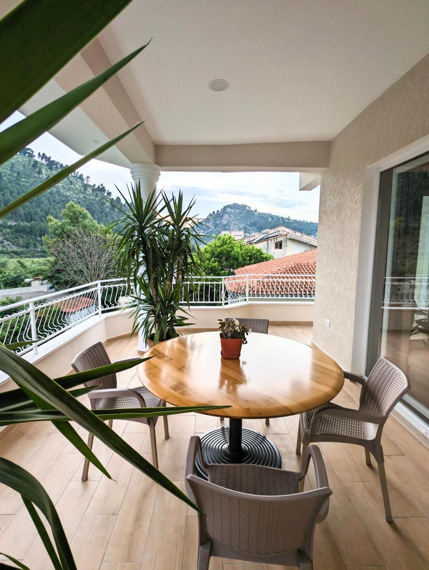 Villa With Garden And Veranda Berat Dış mekan fotoğraf